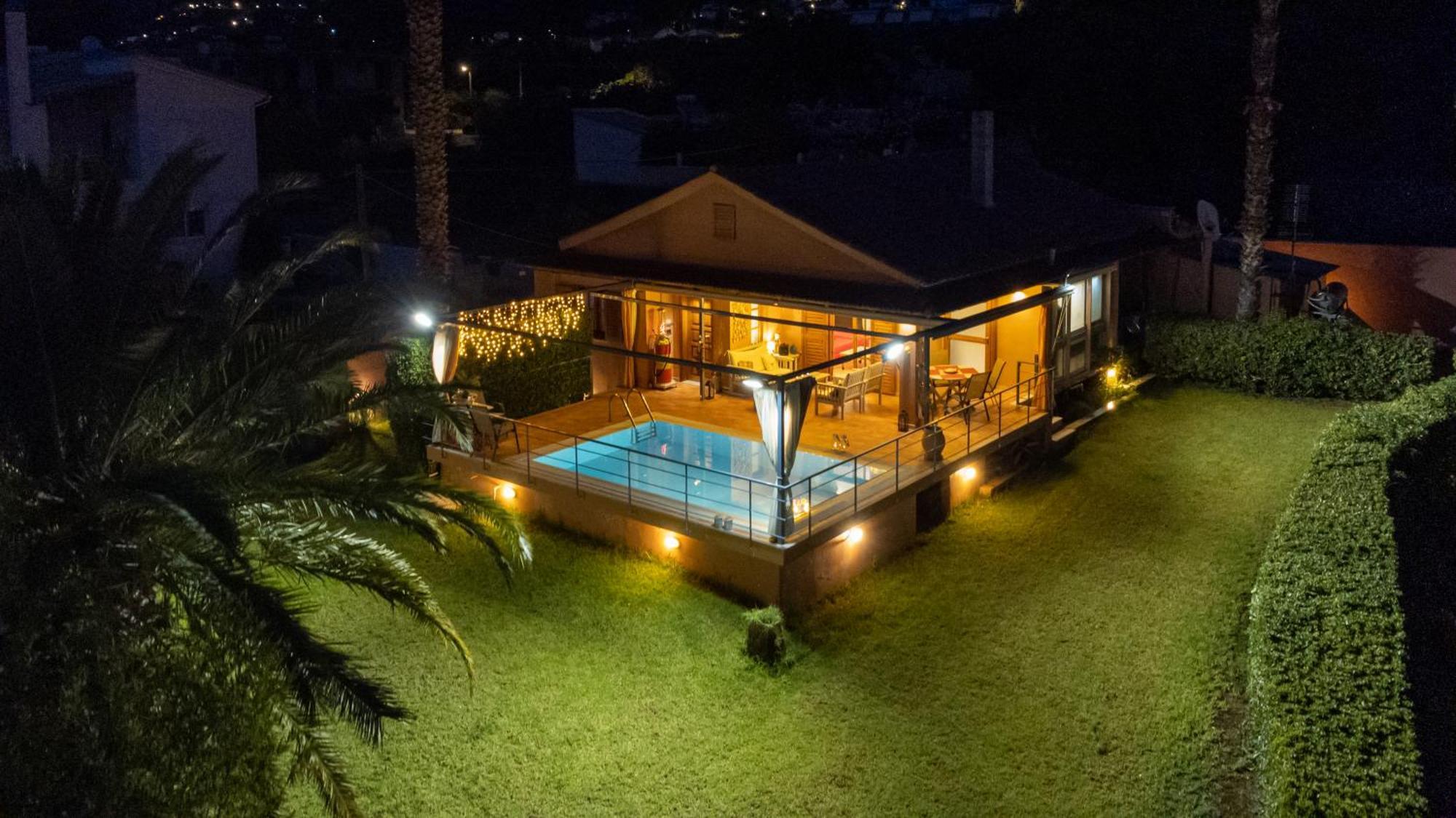 Cozy Small Smart Villa With Private Pool Mikri Mantineia Kalamáta Eksteriør bilde